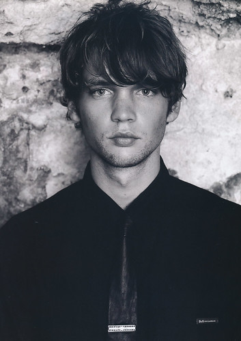 VOGUE HOMMES AW05-06_5012_Patrick Riley