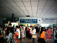 Buying tickets for the ferry to Pulau Tioman from Tanjong Gemuk