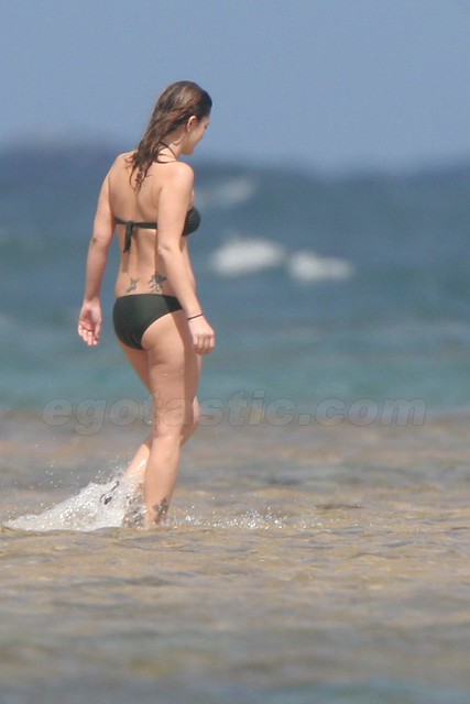 Actress Drew Barrymore in bikini on the beach