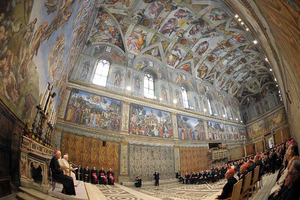 5189941323 71737acb47 b Sistine Chapel   Incredible Christian art walk through [29 Pics]