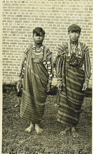 Philippines - men in traditional costume indigenous black white old Philippinen   Pinoy Filipino Pilipino Buhay  people pictures photos life , Filipinos, man, costume 