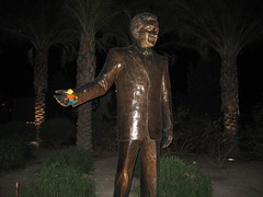 Flat Stanley with the statue that welcomes visitors to Laughlin, NV. (04/07)