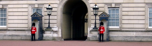 Beefeaters Buckingham Palace