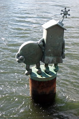 NYC - Roosevelt Island: Tom Otterness' Marriag...