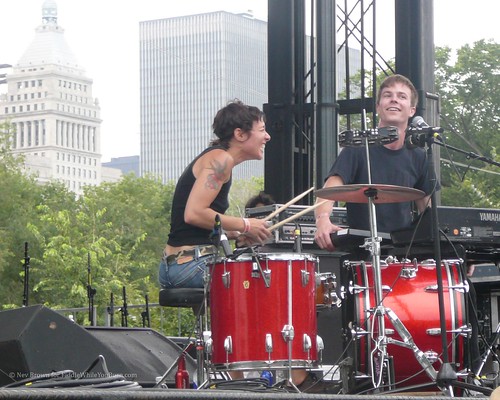 08.04 Matt & Kim @ Lollapalooza (8)