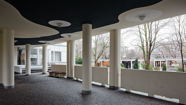 Edifício em Hansaviertel por Alvar Aalto, Berlin, Alemanha por pedro kok
