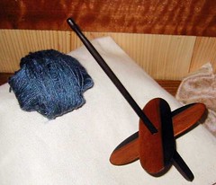 Traveller Turkish Spindle and its Yarn Cake