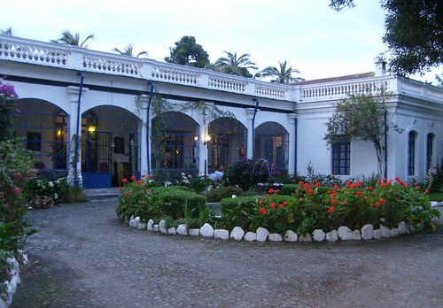 hacienda-pinsaqui-entrance2.JPG