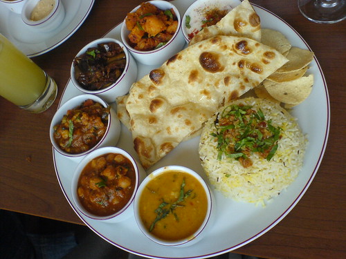 Vegetarian thali at Harin's by Kaustav Bhattacharya.