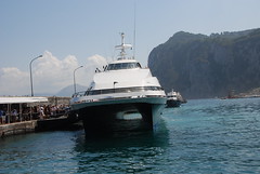 前往Capri的快船