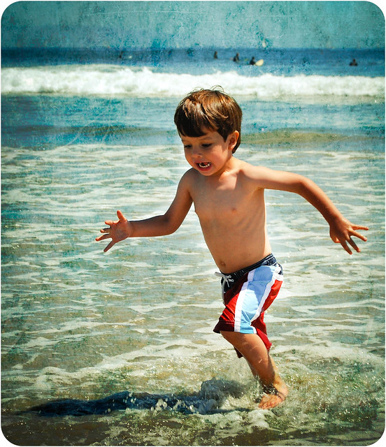 Beach + Little Boy = HAPPINESS