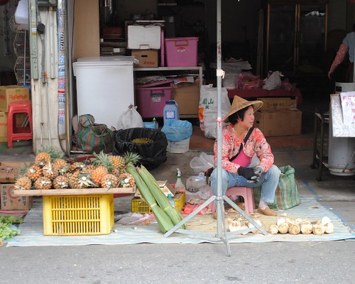 2010-05-31 - Taiwanese Fruit Hawker
