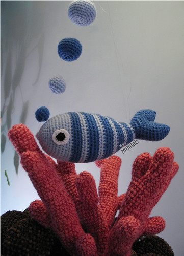 blue bubbly fish