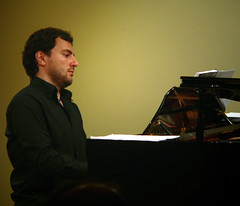 ADOLFO MUÑOZ (PIANO)