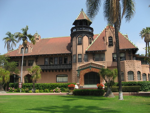 8 Chester Place, Doheny Mansion