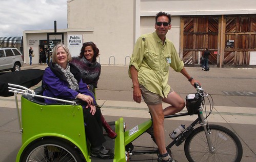 kt &amp; mom go for pedicab ride