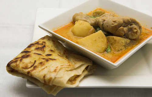 Chicken curry with roti