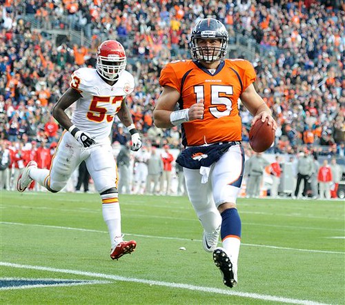 Timmy Tebow runs in for another score