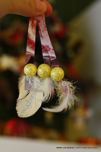 Manualidades navideñas: como hacer adornos de árbol de navidad con plumas