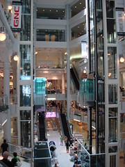Manhattan Mall (W 33rd St at 6th Ave - New York) by scalleja, on Flickr