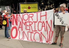 Photo: “No North American Union!!”