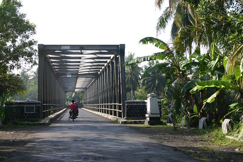 The Dutch built most of the bridges on Java during the colonial period
