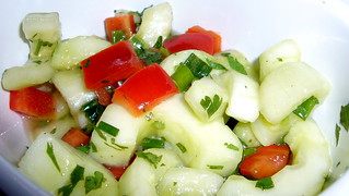 (deli) cucumber salad