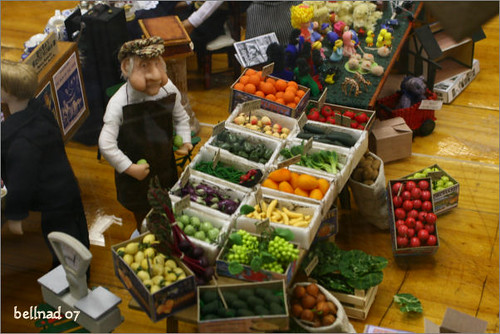 Miniatures: fruits stall