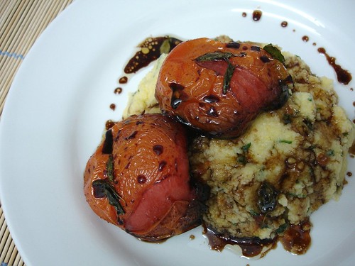 Parsley polenta with balsamic tomatoes