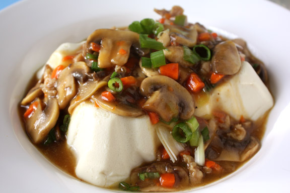 Steamed Tofu with Minced Meat and Mushroom