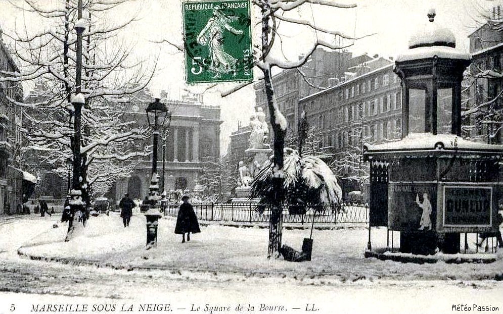 neige square de la Bourse à Marseille le 13 janvier 1914