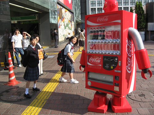 Thumb Robot Máquina Vendedora de Coca-Cola en Japón