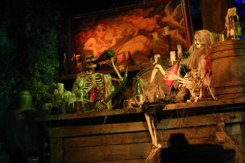 Piratas Caribe Disneylandia esqueletos