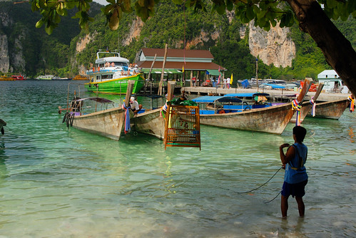 Arrival in the islands Koh Phi Phi by le_faju.