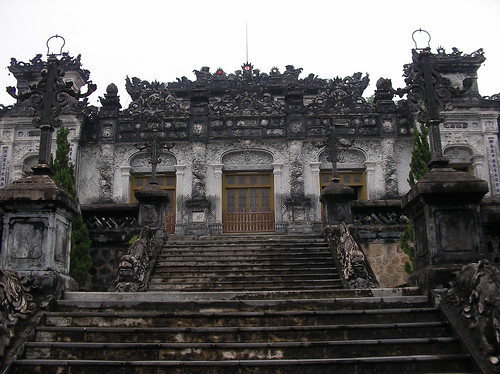 Tu Duc Mausoleum entrance