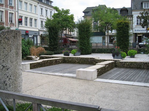 Square in Lillebonne, Excavation site par phil_graham_2002