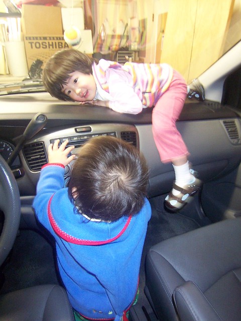 baby 2004 minivan mazda mpv preschooler