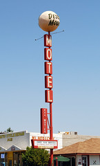 Desert Moon Motel - by Roadsidepictures