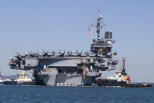 USS Kitty Hawk em Brisbane