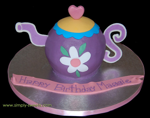 purple teapot cake