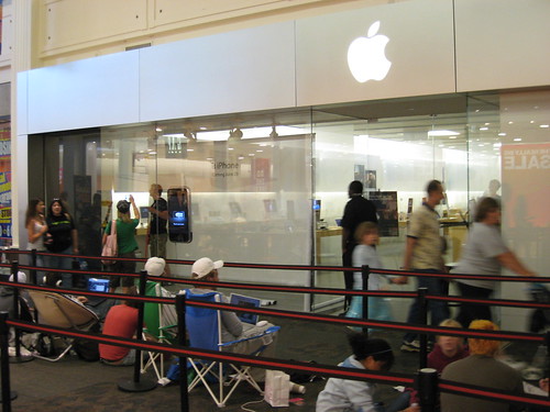 Apple Store pre-iPhone Launch