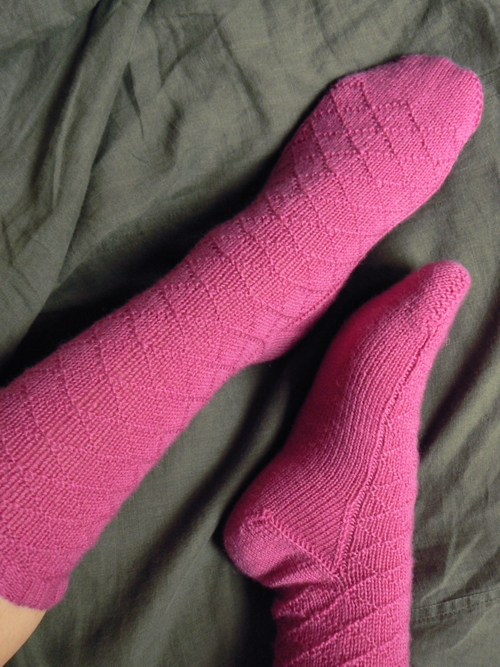 pink lozenge socks FO