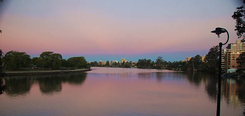 O rio Brisbane numa tarde de inverno, Austrália, foto tirada aqui atrás de casa