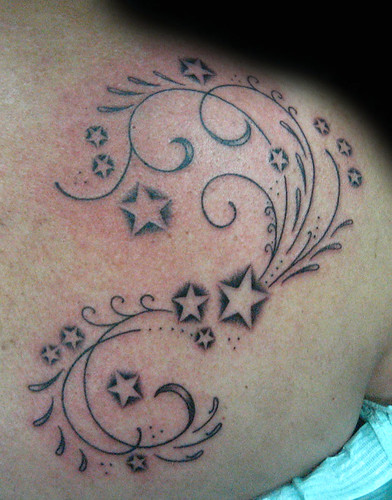  Tatuaje estrellas Pupa Tattoo Granada 