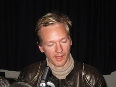 Julian Assange (2)