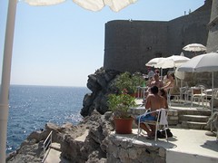 アドリア海に面したカフェ