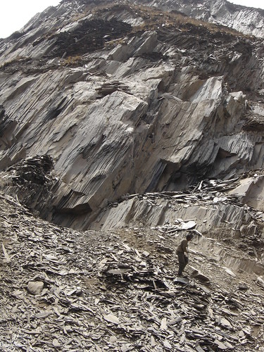 piedras filosas en los pasos del Tibet