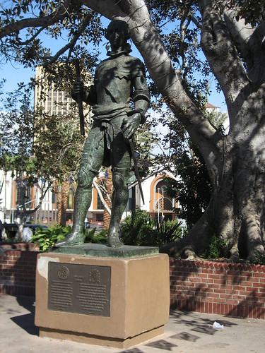 King Carlos III Statue and Moreton Bay Fig
