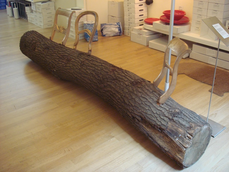 Jurgen Bey 'Tree Trunk Bench'.JPG