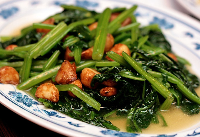 Chinese spinach with garlic